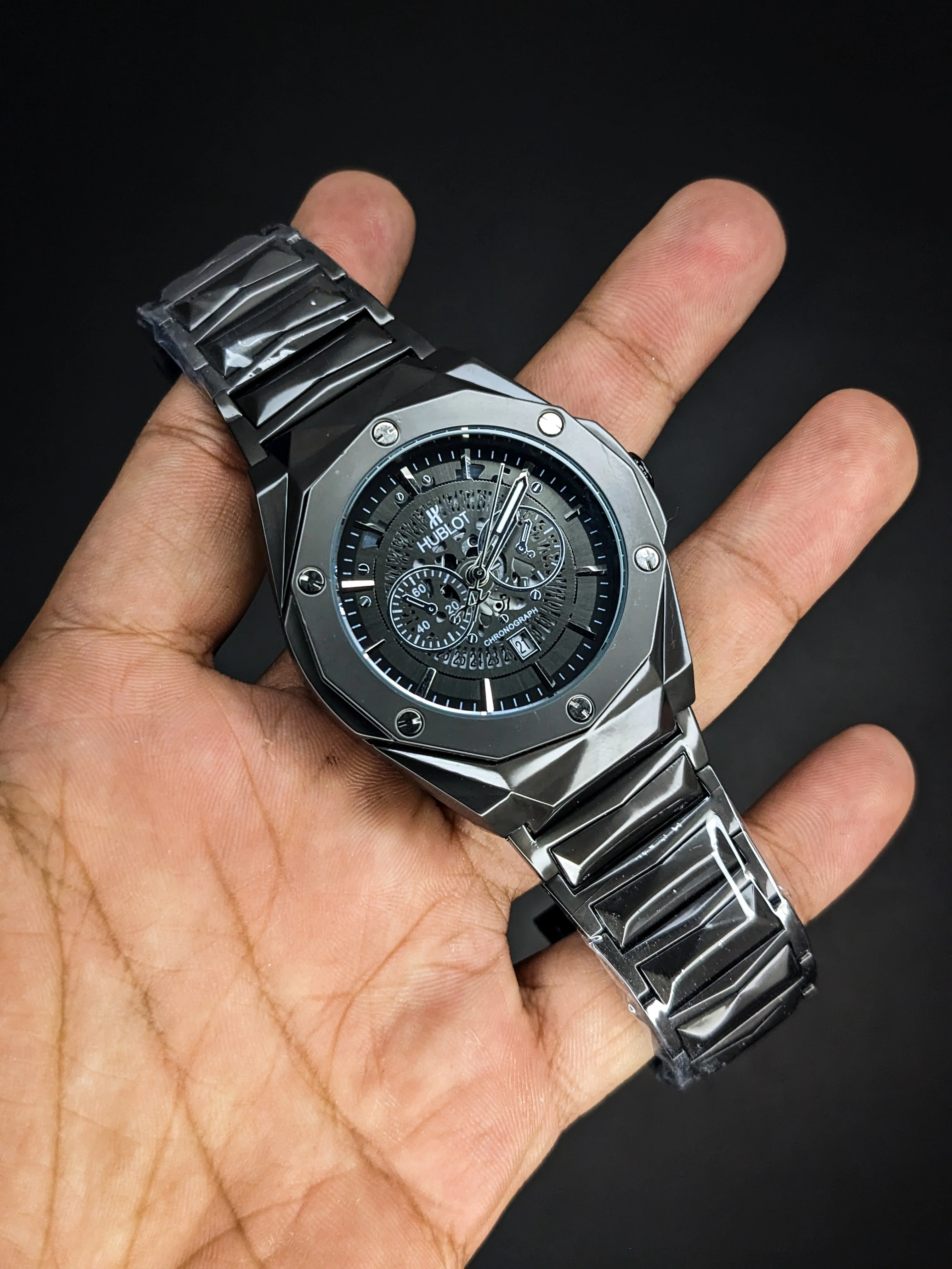 HB Diamond Cut Watch Black - Image 3