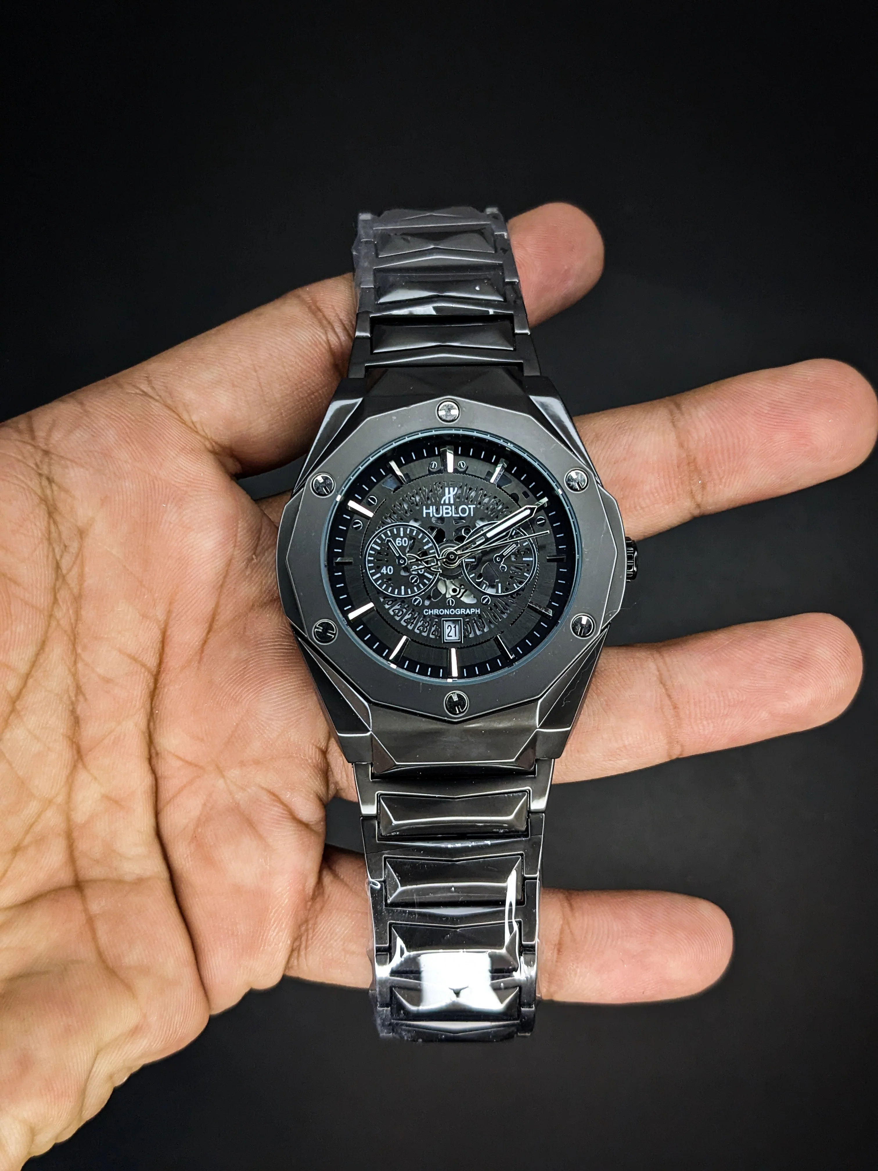 HB Diamond Cut Watch Black - Image 4