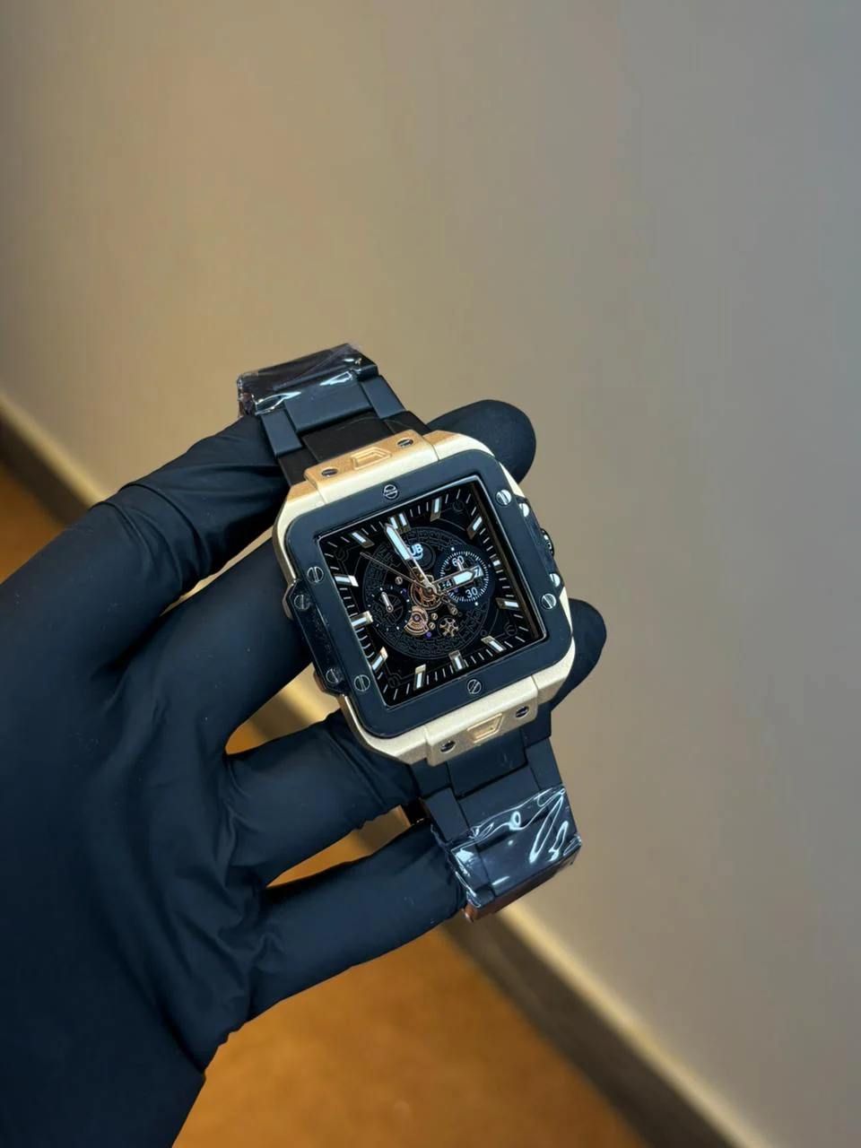 HB Square Dial Quartz Watch - Image 3