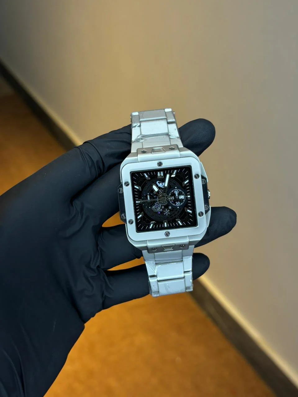 HB Square Dial Quartz Watch - Image 4