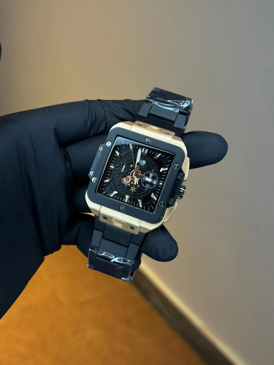 HB Square Dial Quartz Watch - Image 9