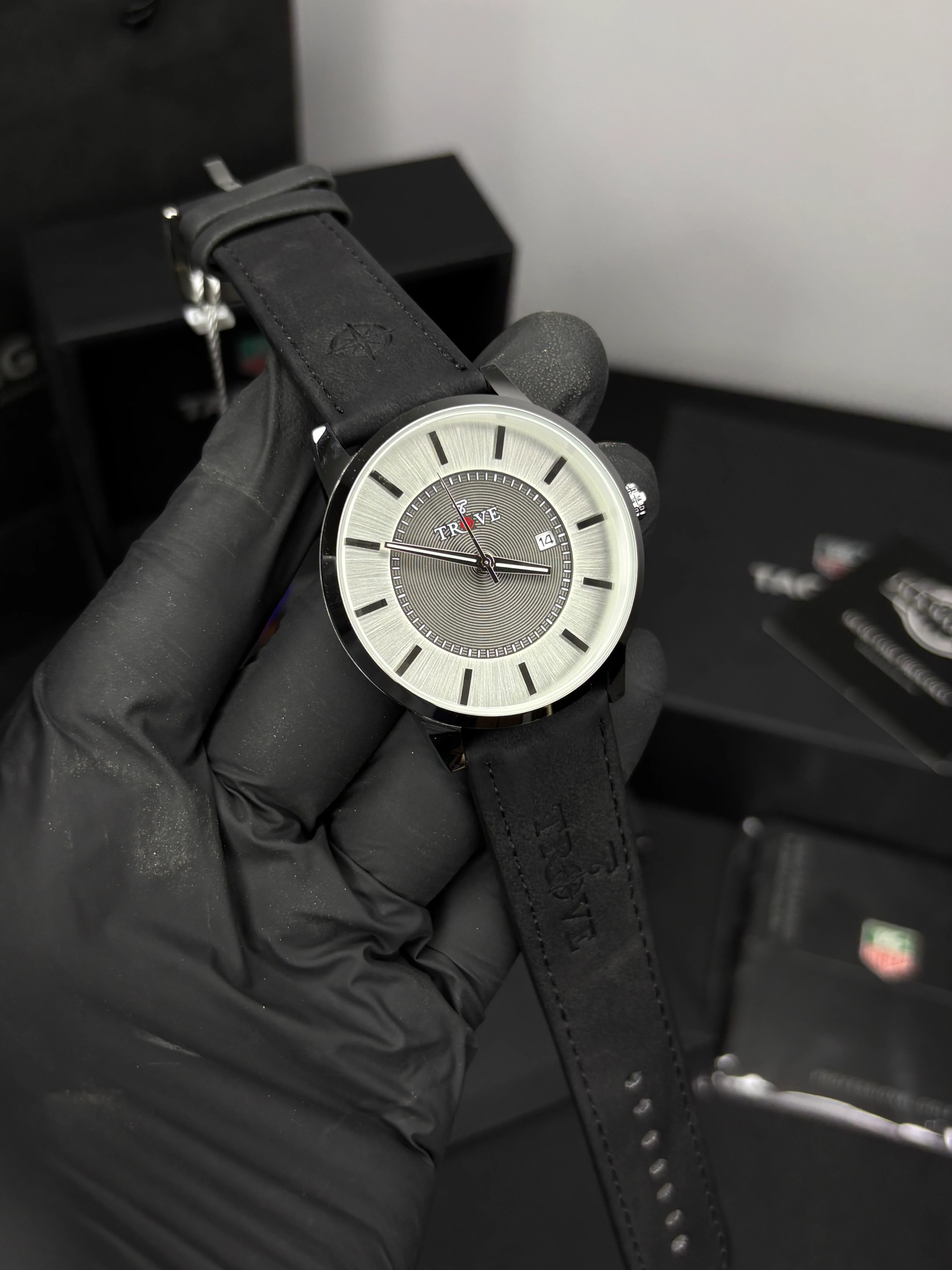 Trove Original Quartz Leather Strap Watch - Image 4