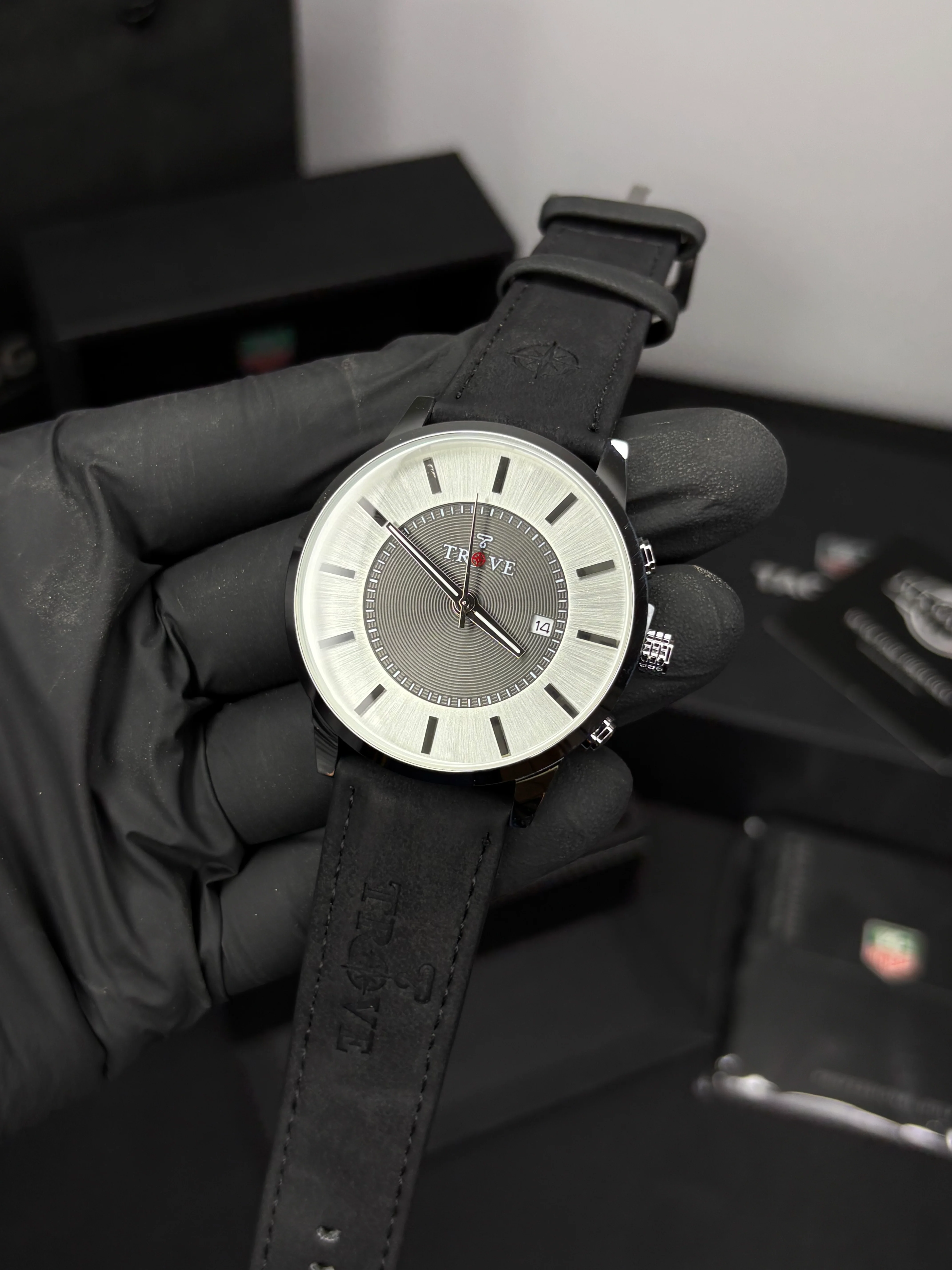 Trove Original Quartz Leather Strap Watch - Image 7