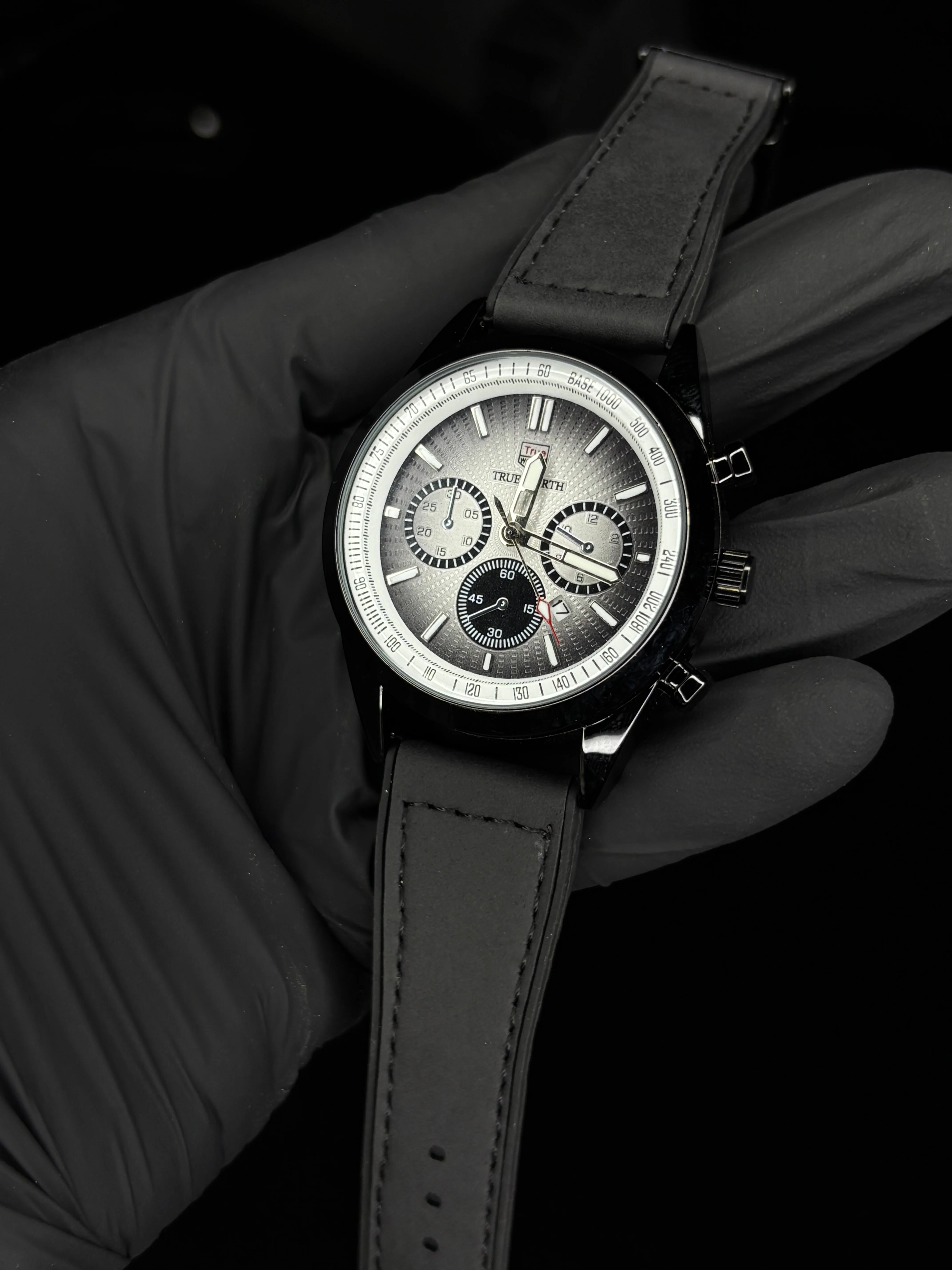 True Worth Non Chrono Watch With Unique Master Lock - Image 17