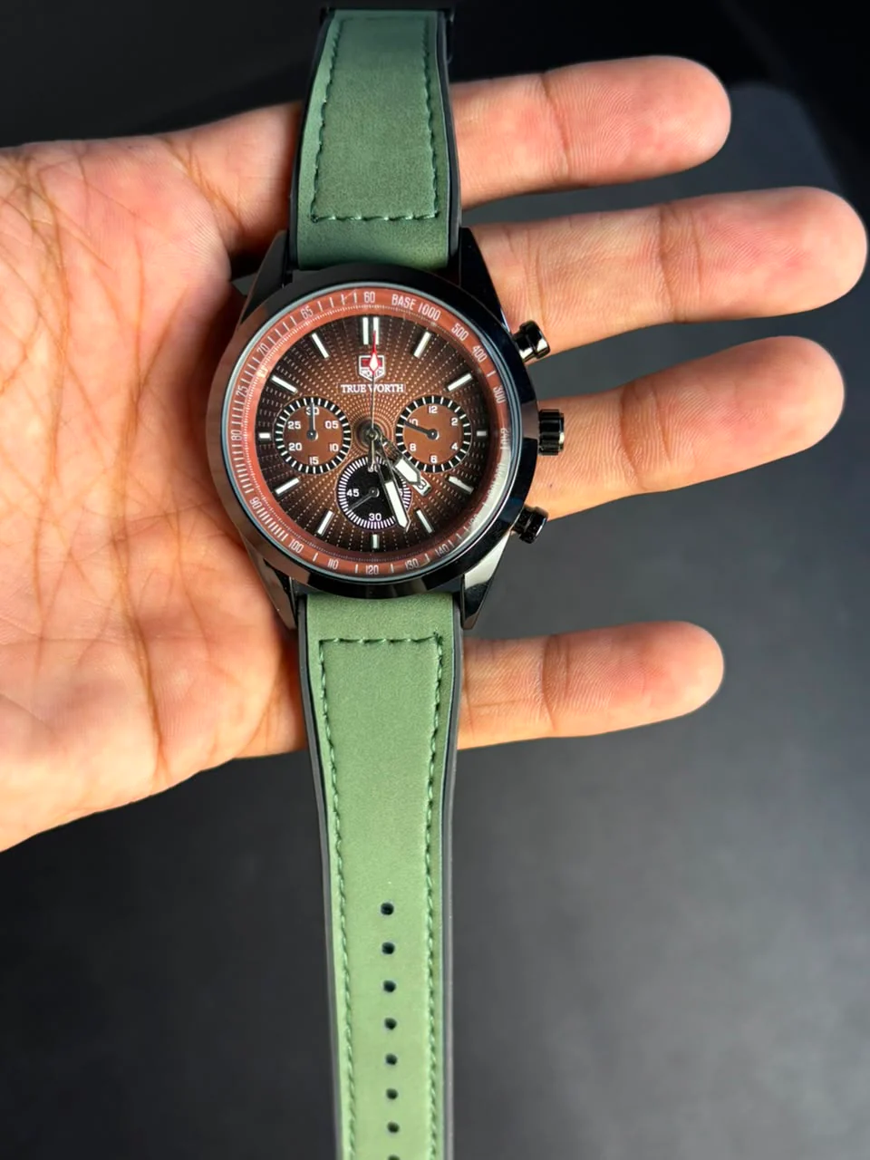 True Worth Non Chrono Watch With Unique Master Lock - Image 18