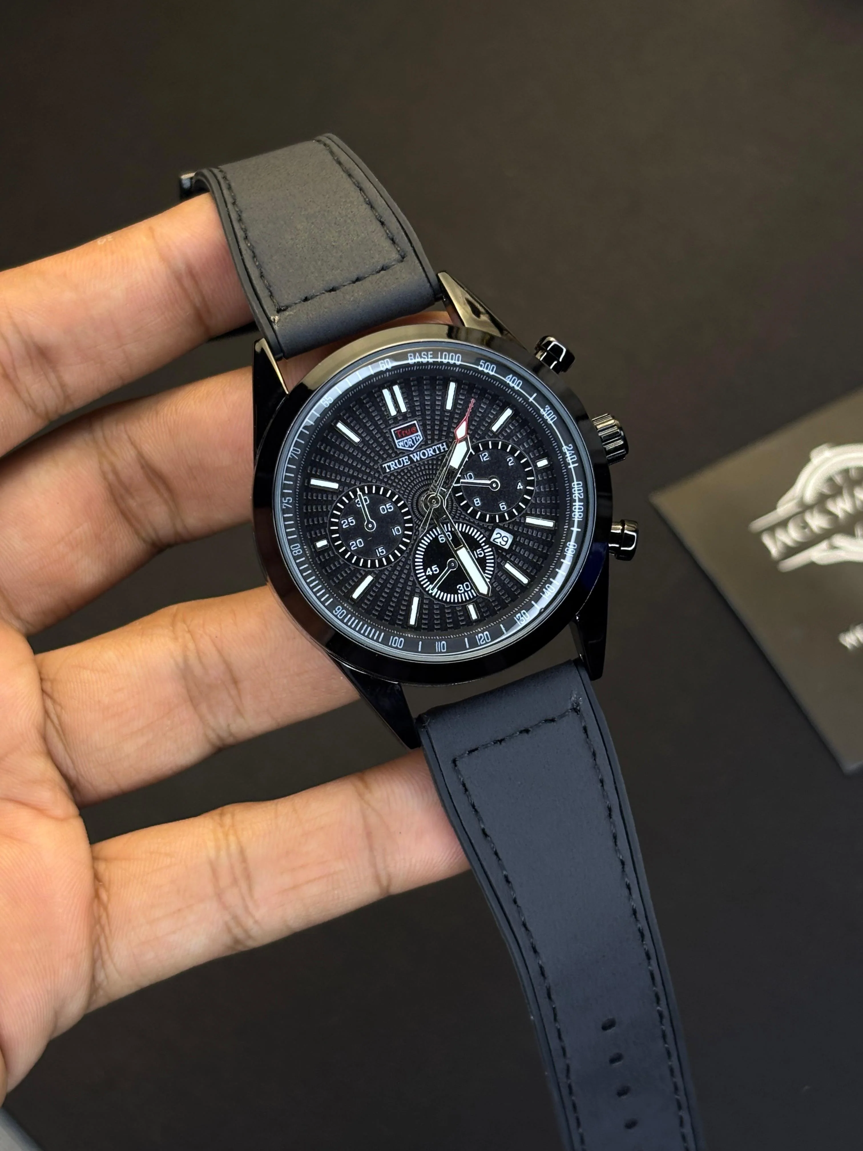 True Worth Non Chrono Watch With Unique Master Lock - Image 4