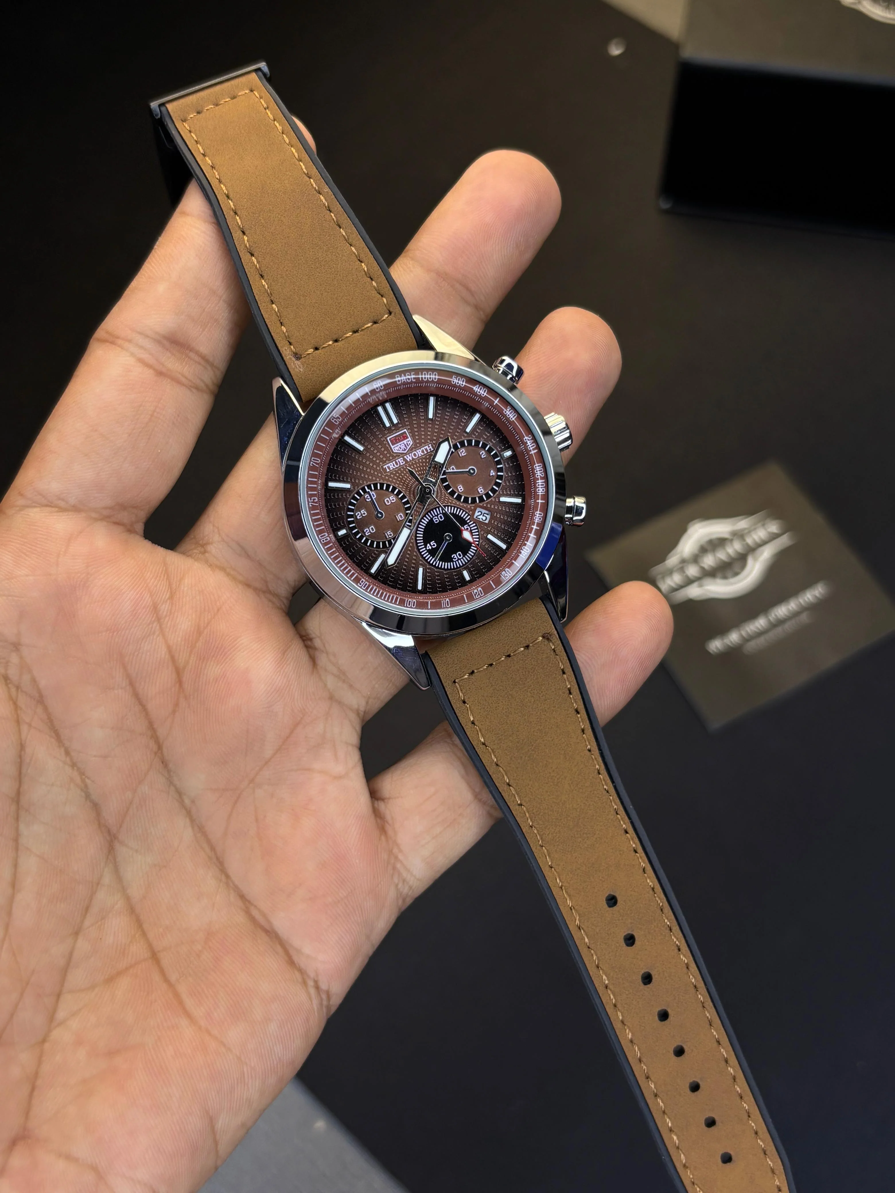 True Worth Non Chrono Watch With Unique Master Lock - Image 5