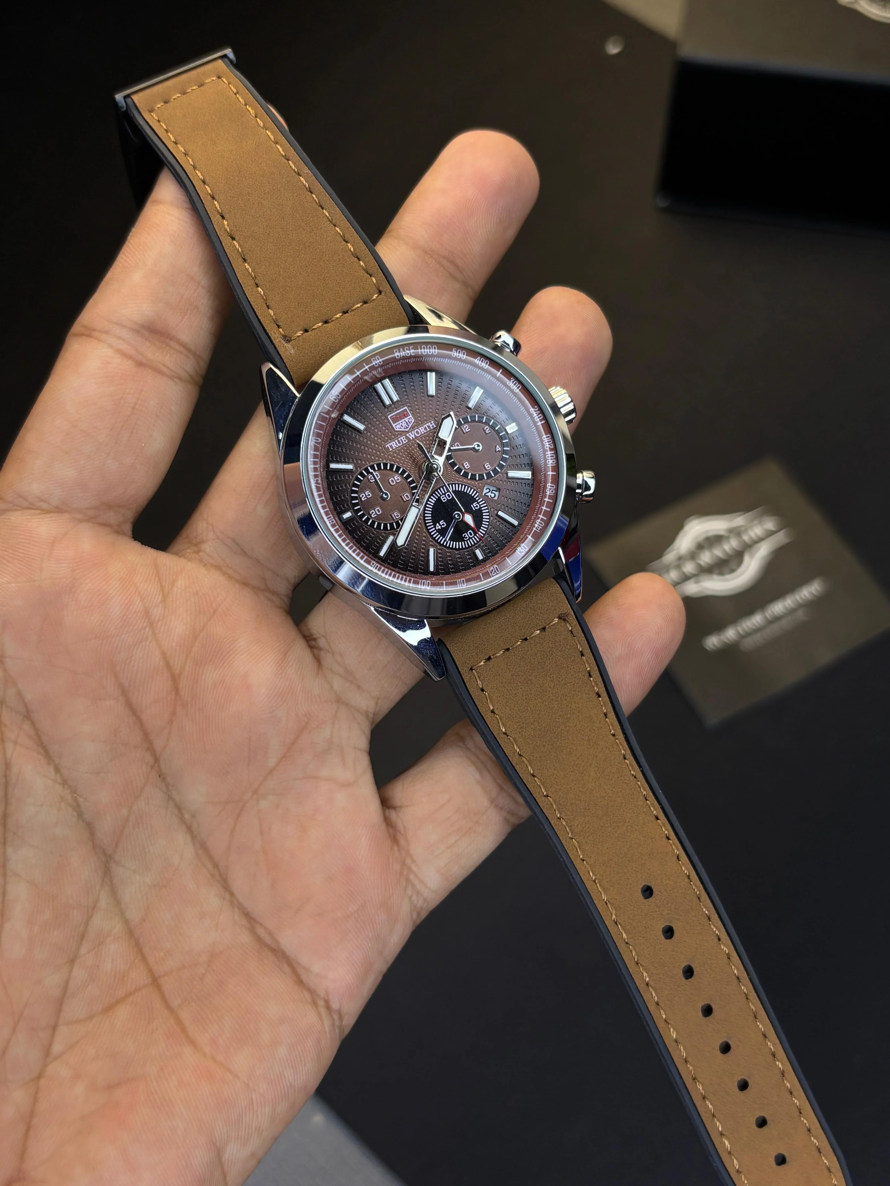 True Worth Non Chrono Watch With Unique Master Lock - Image 9